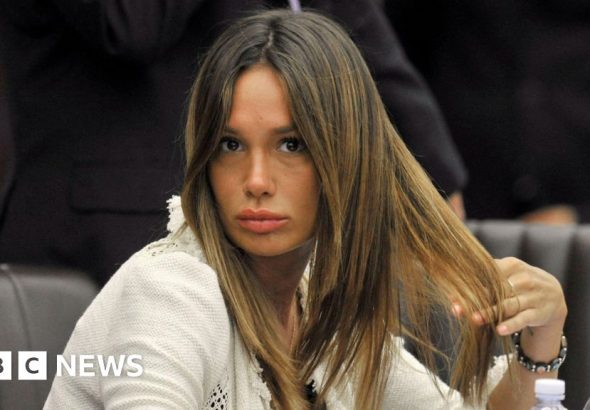 https___www_bbc_com_news_articles_cd9pdk