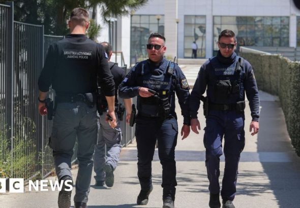 https___www_bbc_com_news_articles_cyv2pm