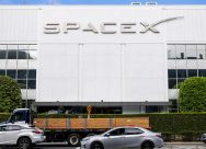 SpaceX Shares Plunge 16% Amid $600 Billion Market Value Selloff