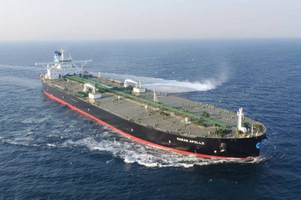 Gulf Oil Producers Intensify Bid for Market Share as Strait of Hormuz Reopens