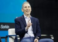 AI Frenzy Spreads Across Cloud Hosts as Investors Muddle Spending Data