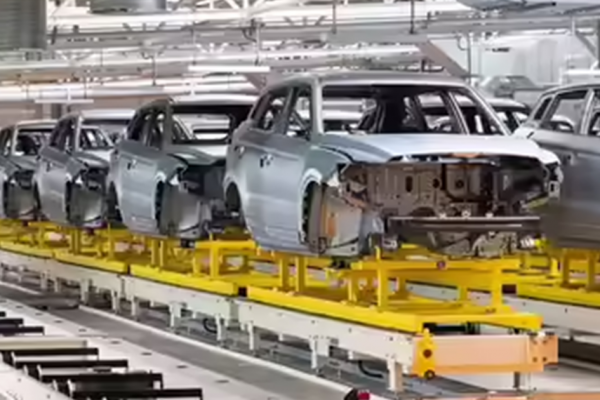 Auto Companies Struggle to Monetize Software Services After Complimentary Term Ends