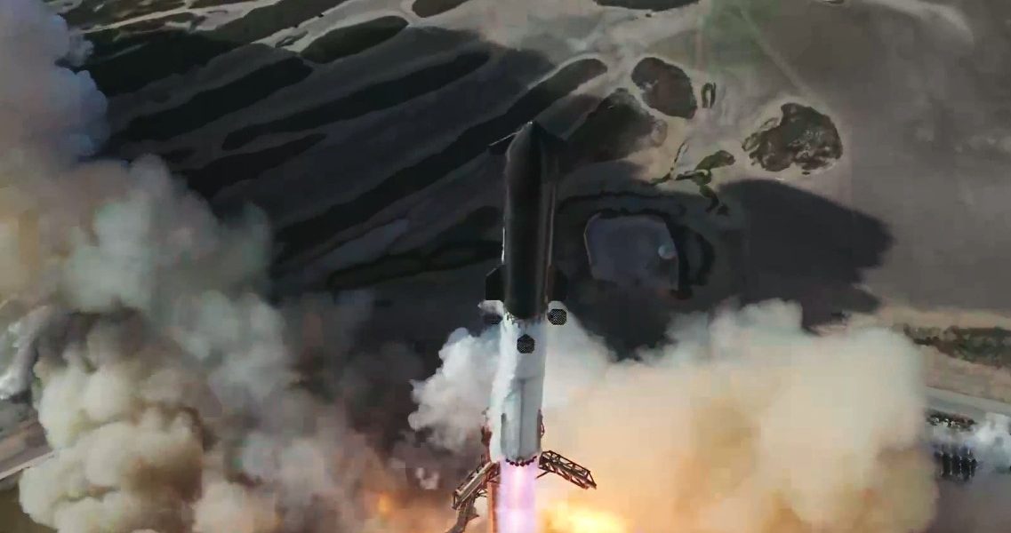 SpaceX's Starship Completes 13th Test Flight with Splashdown in Indian Ocean