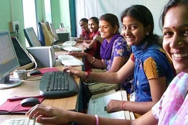 Big Cities Offer Better Salaries and Job Security for Women, Yet Gender Inequality Persists