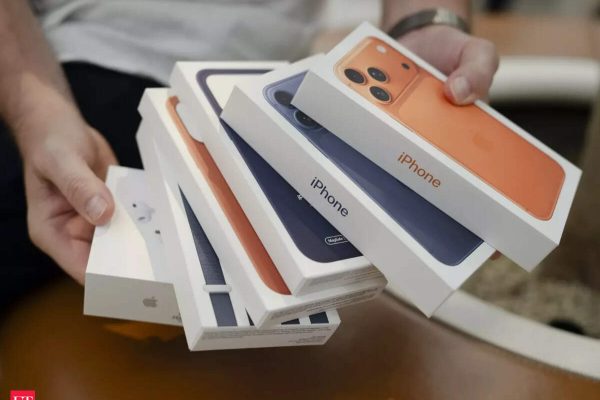 Apple Readjusts iPhone Production Amidst Price Hike and Shift to Pro Models